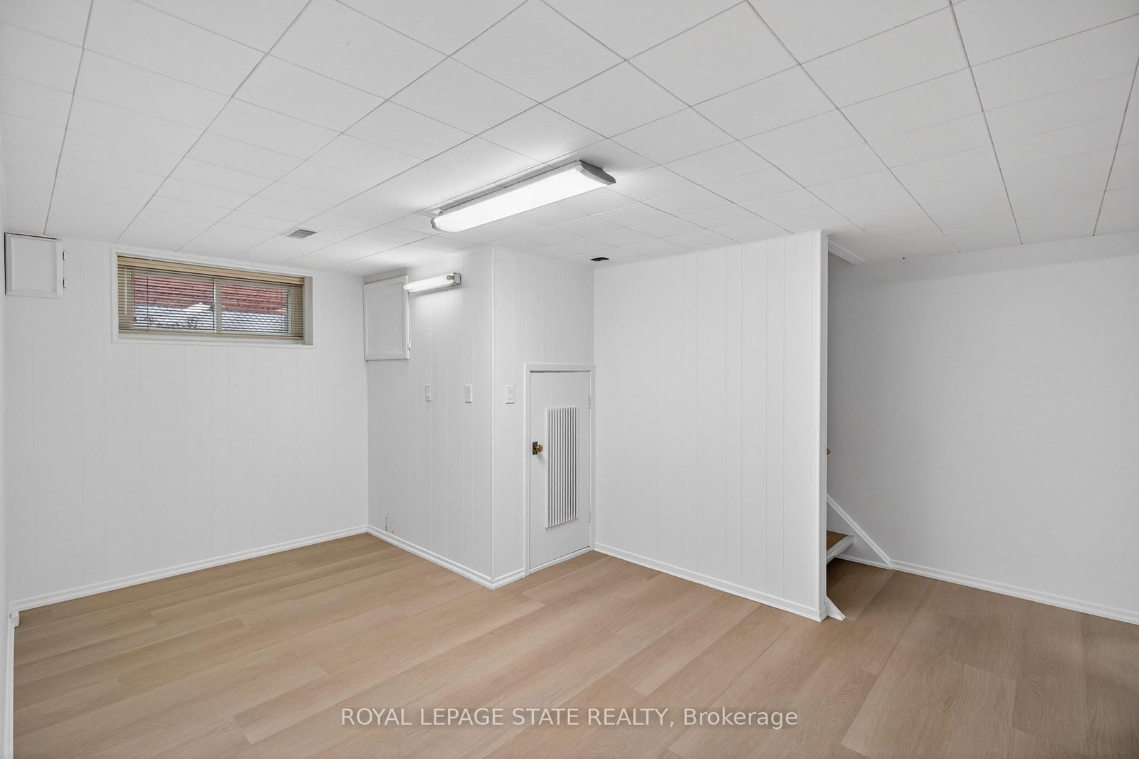 Detached House for sale at 188 Tuxedo Avenue, Hamilton, Ontario, L8K 2S4 - Delta - MLS: X12997900