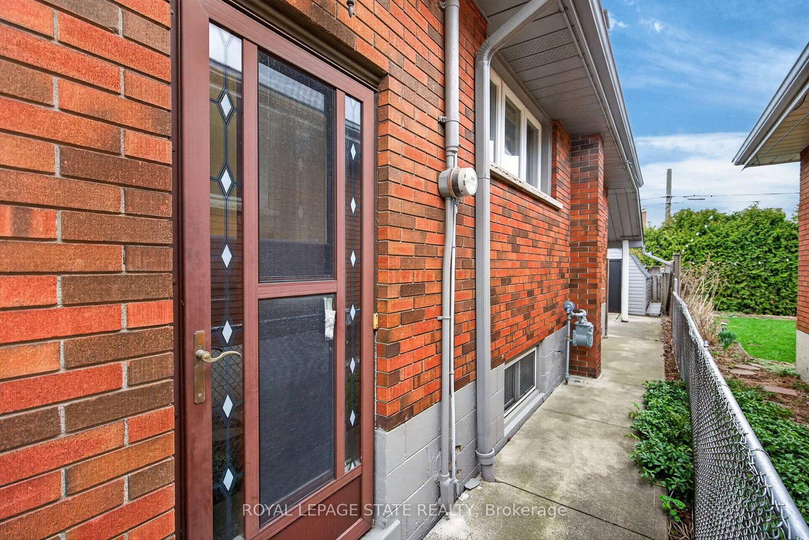 Detached House for sale at 188 Tuxedo Avenue, Hamilton, Ontario, L8K 2S4 - Delta - MLS: X12997900