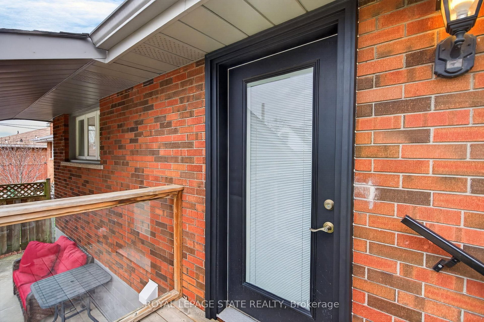 Detached House for sale at 188 Tuxedo Avenue, Hamilton, Ontario, L8K 2S4 - Delta - MLS: X12997900