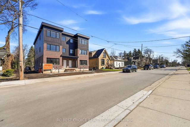 108 BRISCOE Street E