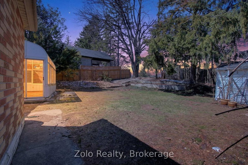 270 Mausser Ave, Kitchener, N2M 3L1 | Image 2