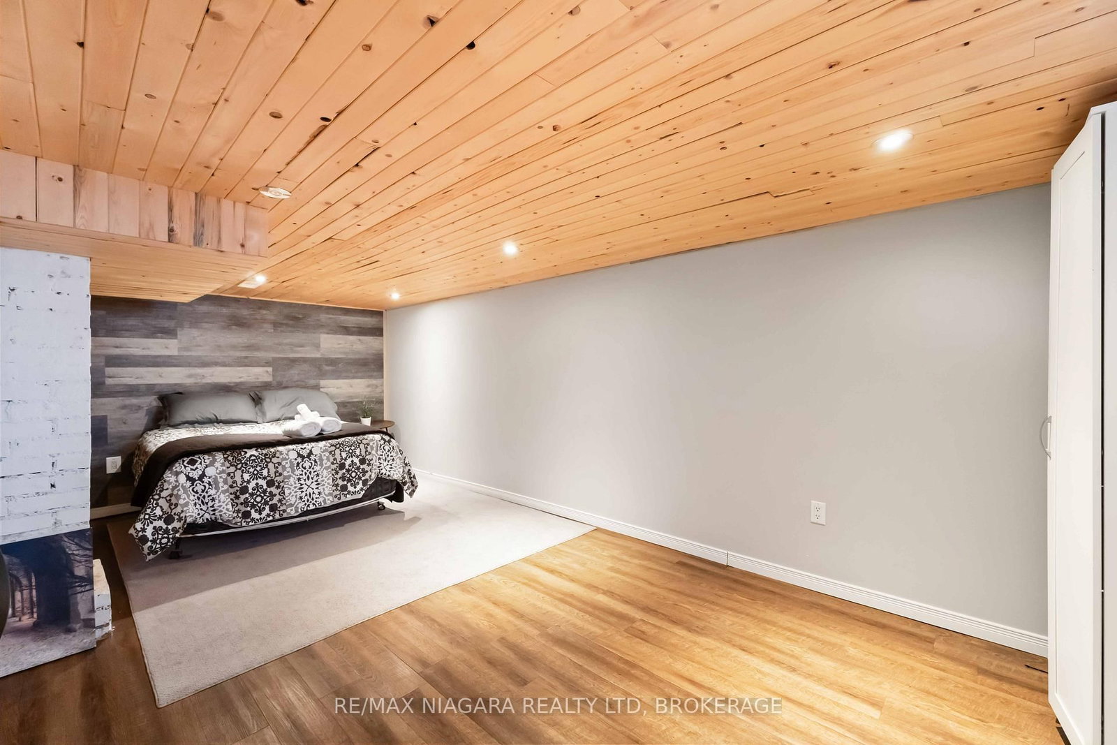 1459 Niagara Stone Road - Photo 34