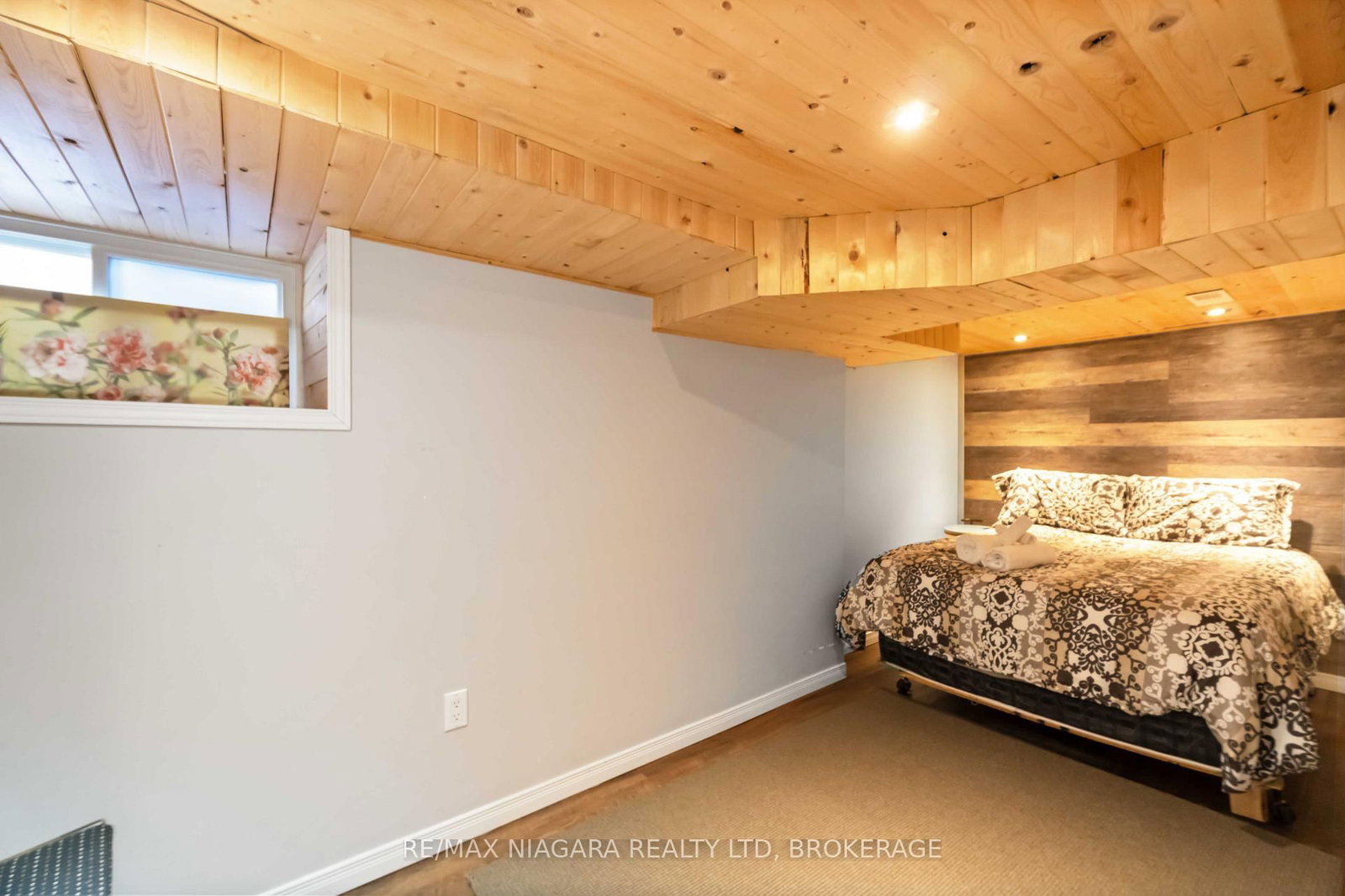 1459 Niagara Stone Road - Photo 36