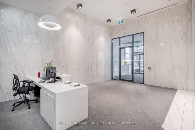 710 - 203 Catherine Street W