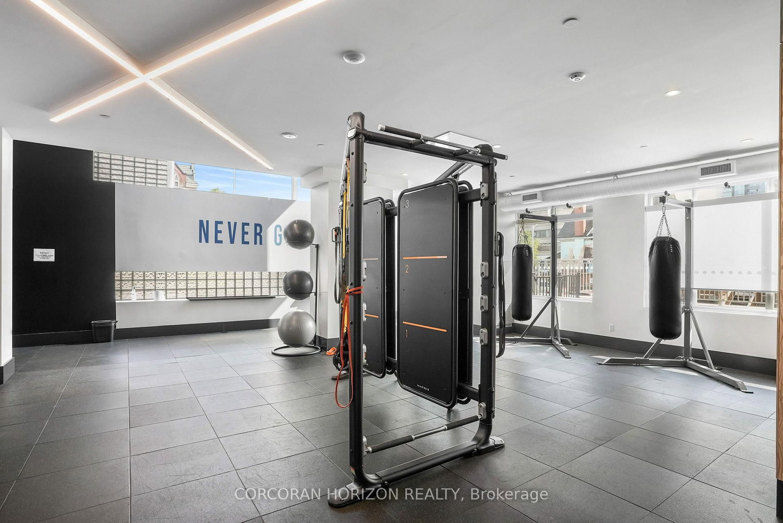 55 Duke Street W, Unit 1507 - Photo 12