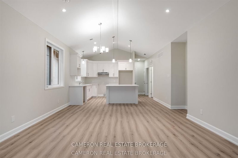 3149 Mauricy St, Cornwall, K6K 0A1 | Image 3