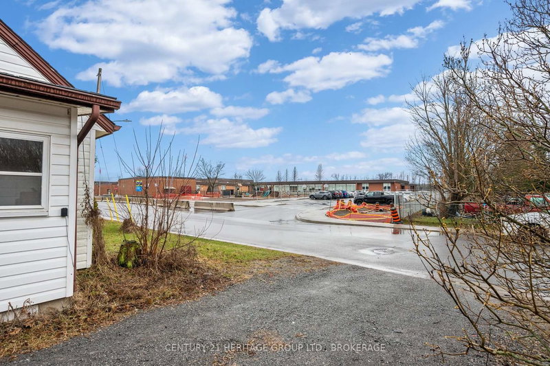 11 North St, Bissett Creek, K0H 2H0 | Image 3