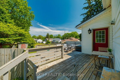 1567 Old Brock Street — photo 4
