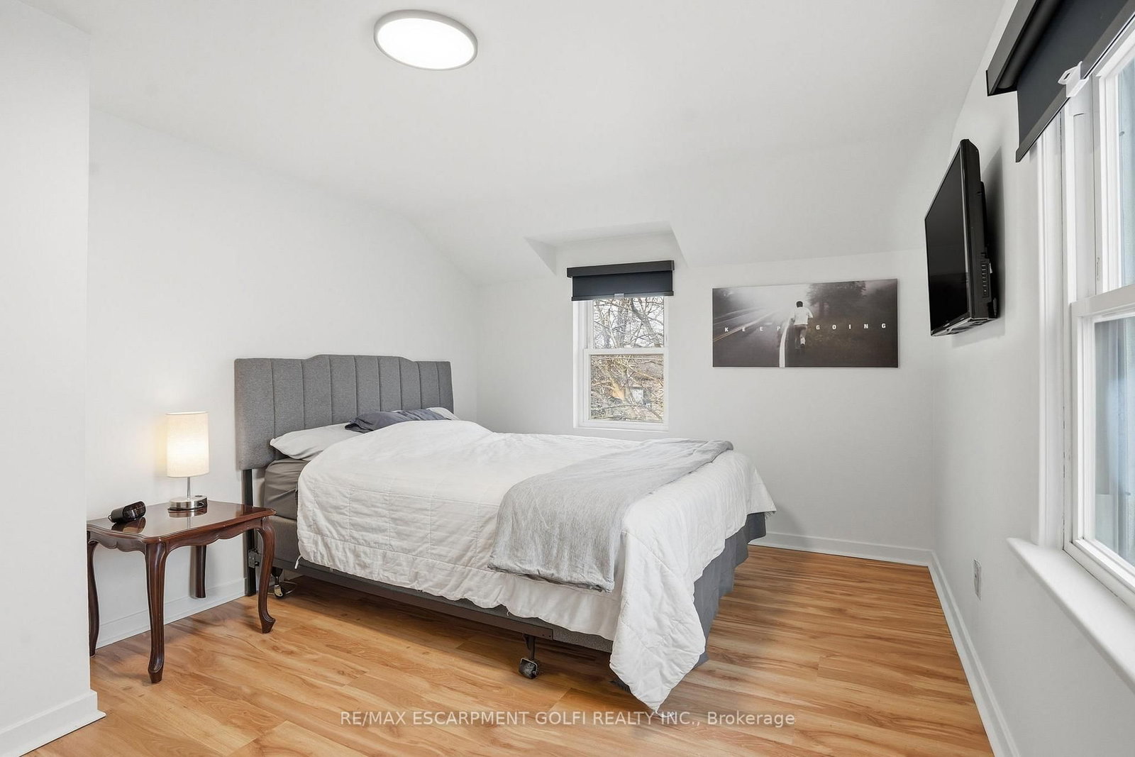 Detached House for sale at 30 Harold Avenue, Welland, Ontario, L3B 1J5 - Welland Downtown - MLS: X12998340