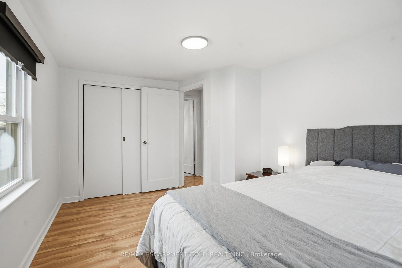 Detached House for sale at 30 Harold Avenue, Welland, Ontario, L3B 1J5 - Welland Downtown - MLS: X12998340