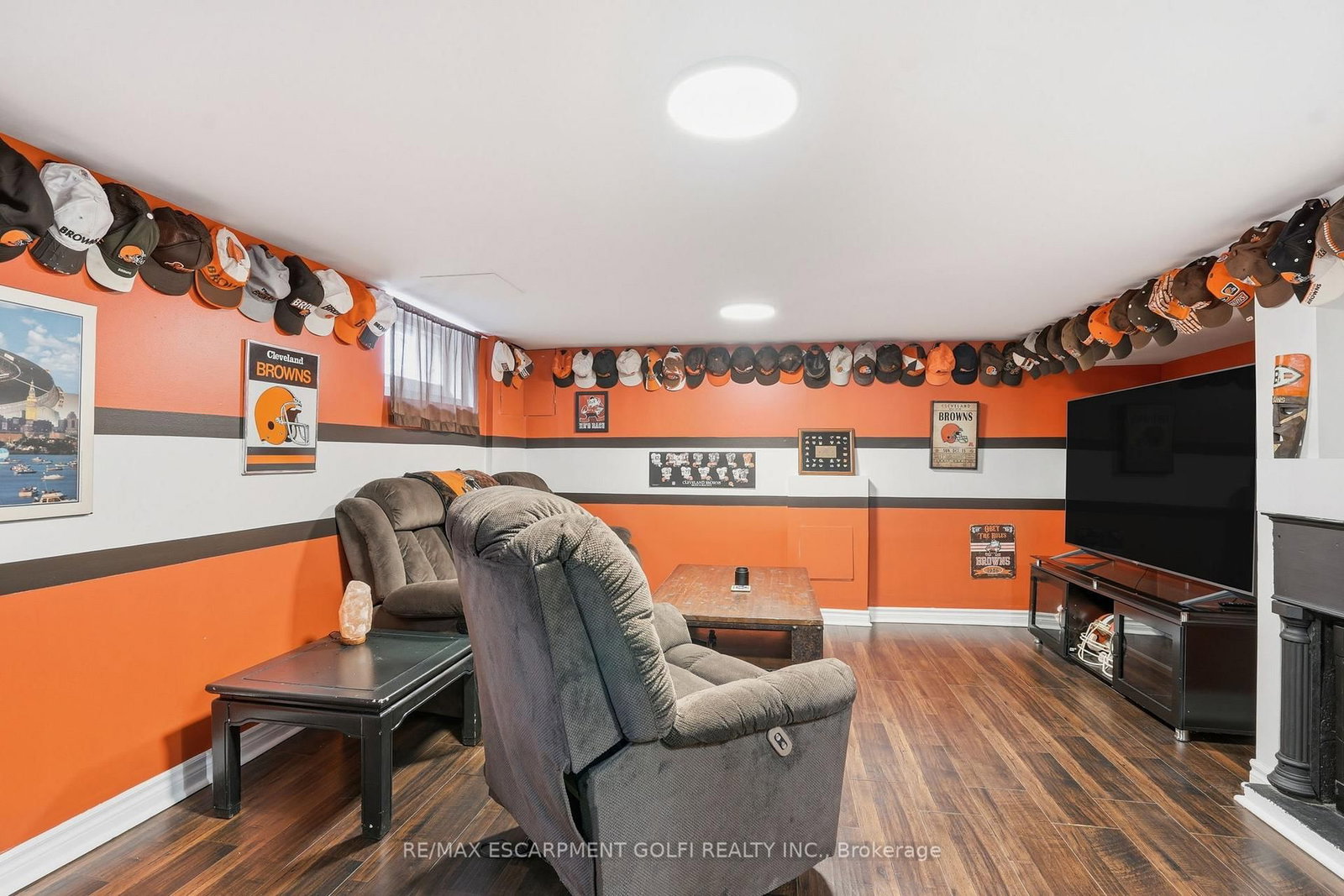 Detached House for sale at 30 Harold Avenue, Welland, Ontario, L3B 1J5 - Welland Downtown - MLS: X12998340