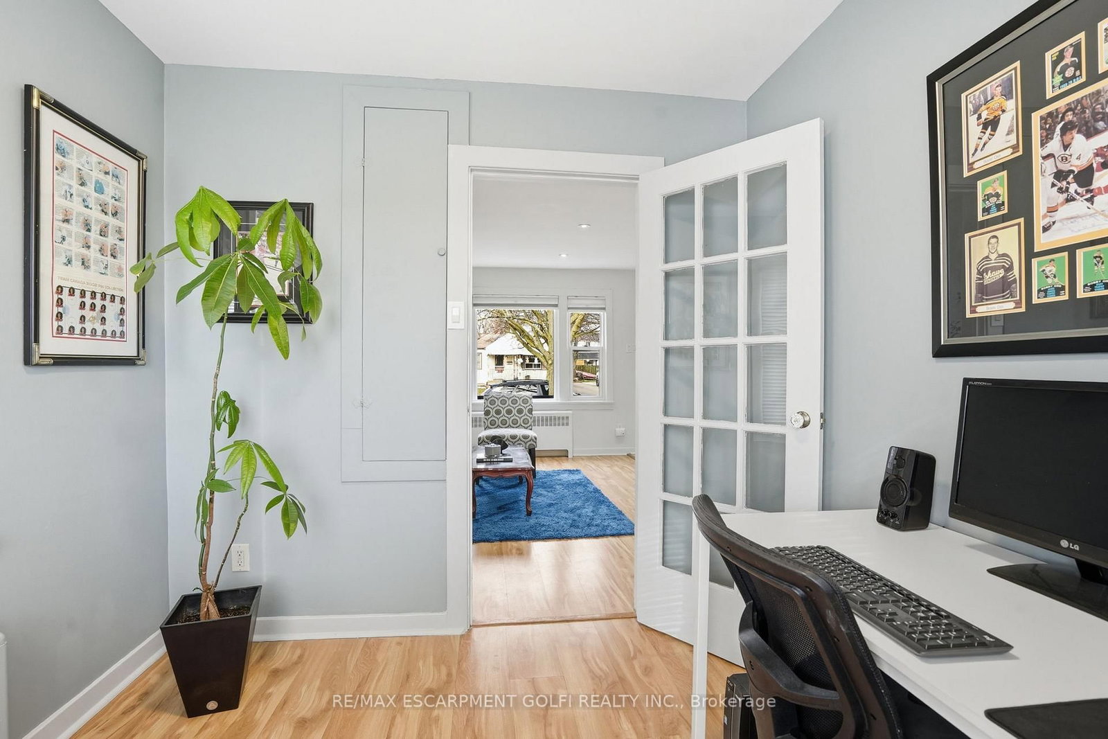 Detached House for sale at 30 Harold Avenue, Welland, Ontario, L3B 1J5 - Welland Downtown - MLS: X12998340