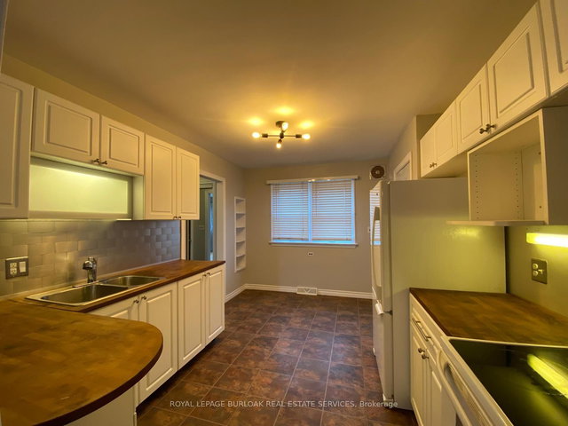 367 Norfolk Street N