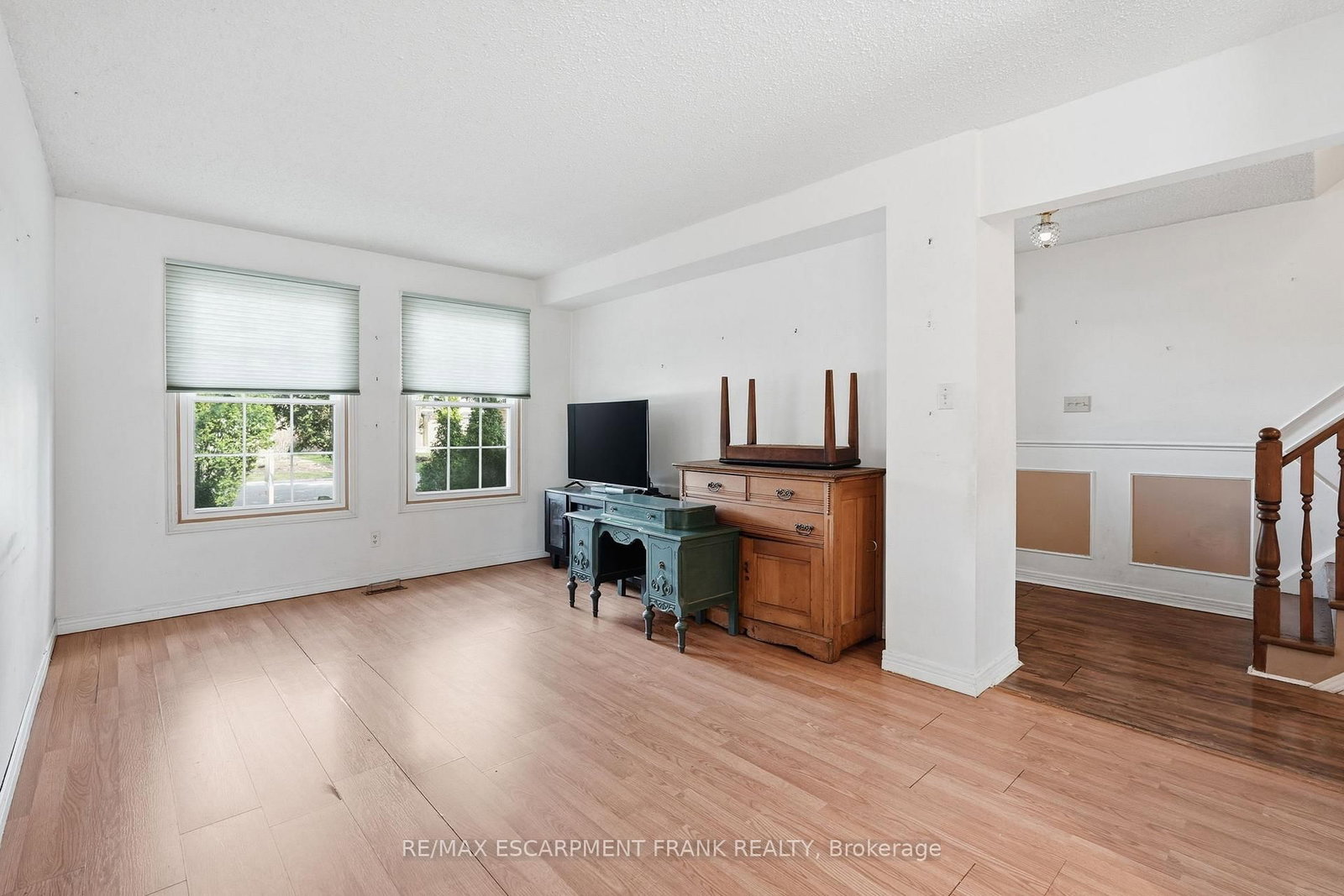 Detached House for sale at 471 KNIGHTSBRIDGE Crescent, Hamilton, Ontario, L9G 3S4 - Ancaster - MLS: X12998400