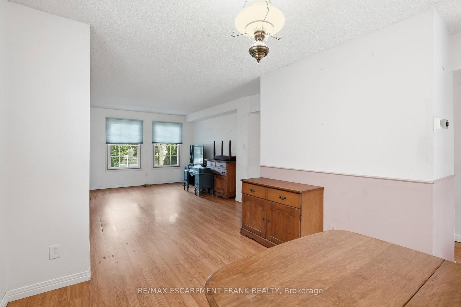 Detached House for sale at 471 KNIGHTSBRIDGE Crescent, Hamilton, Ontario, L9G 3S4 - Ancaster - MLS: X12998400