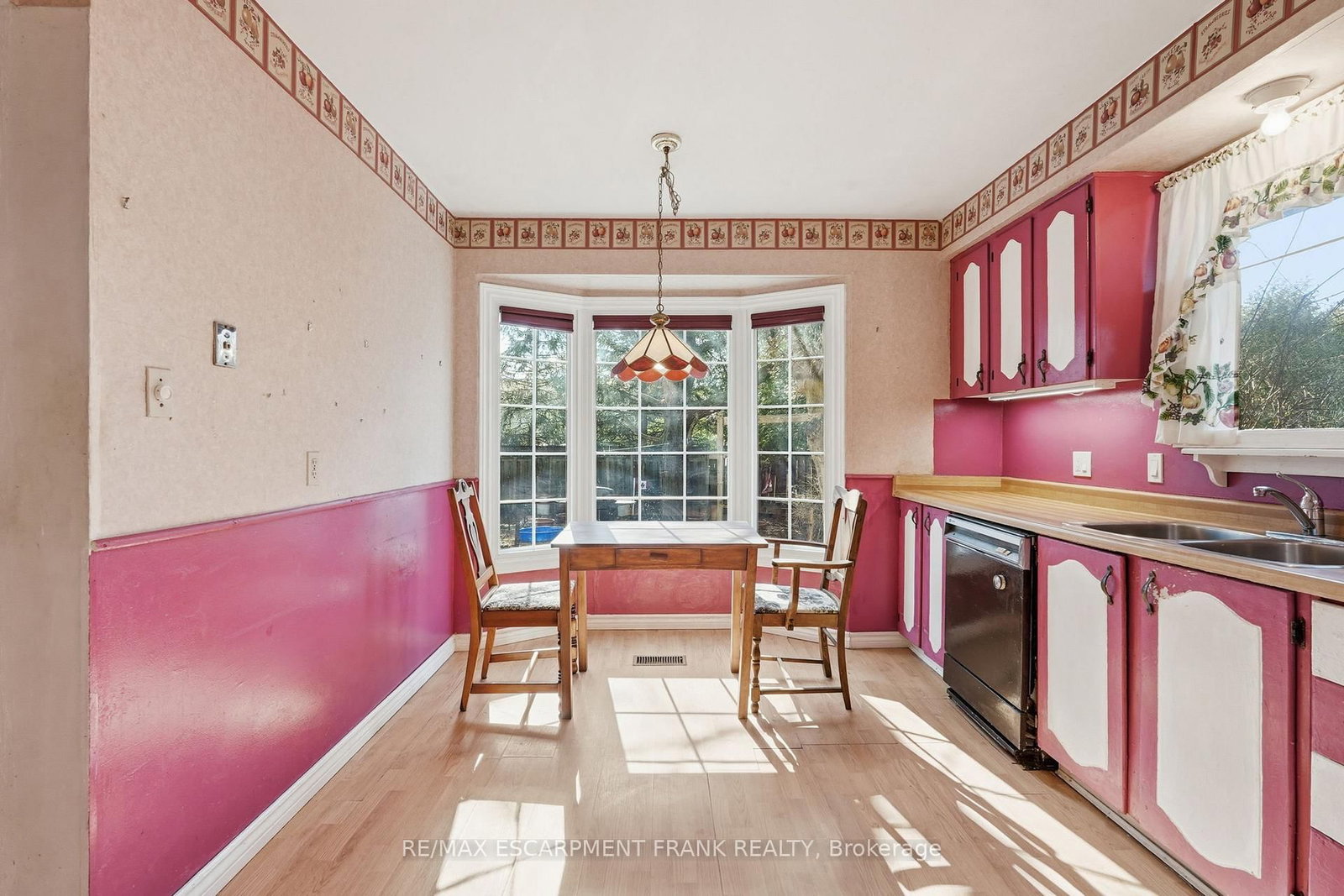 Detached House for sale at 471 KNIGHTSBRIDGE Crescent, Hamilton, Ontario, L9G 3S4 - Ancaster - MLS: X12998400