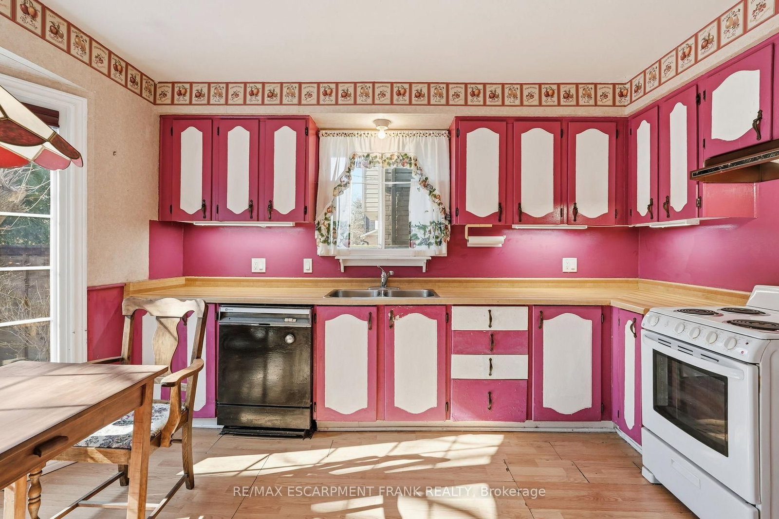 Detached House for sale at 471 KNIGHTSBRIDGE Crescent, Hamilton, Ontario, L9G 3S4 - Ancaster - MLS: X12998400