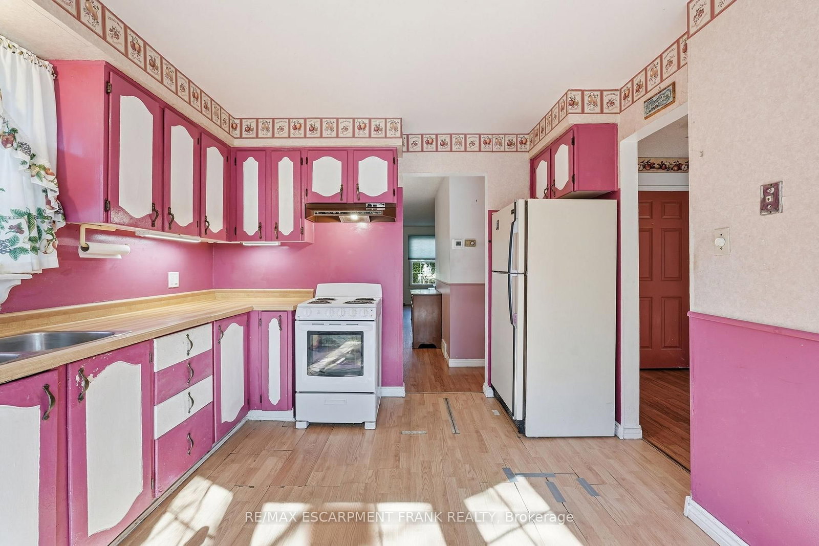 Detached House for sale at 471 KNIGHTSBRIDGE Crescent, Hamilton, Ontario, L9G 3S4 - Ancaster - MLS: X12998400