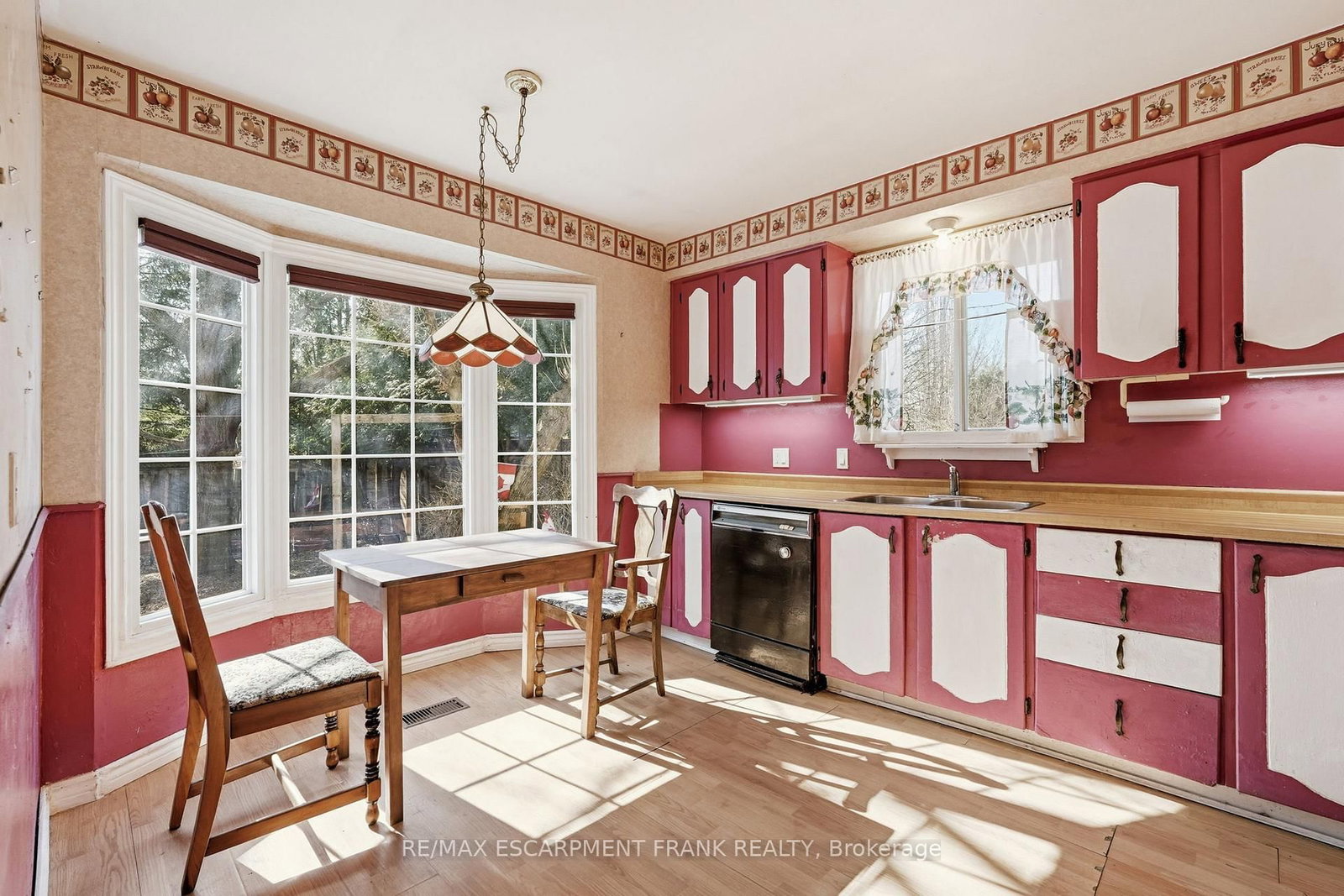 Detached House for sale at 471 KNIGHTSBRIDGE Crescent, Hamilton, Ontario, L9G 3S4 - Ancaster - MLS: X12998400