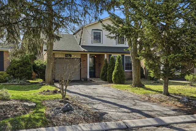 471 KNIGHTSBRIDGE Crescent