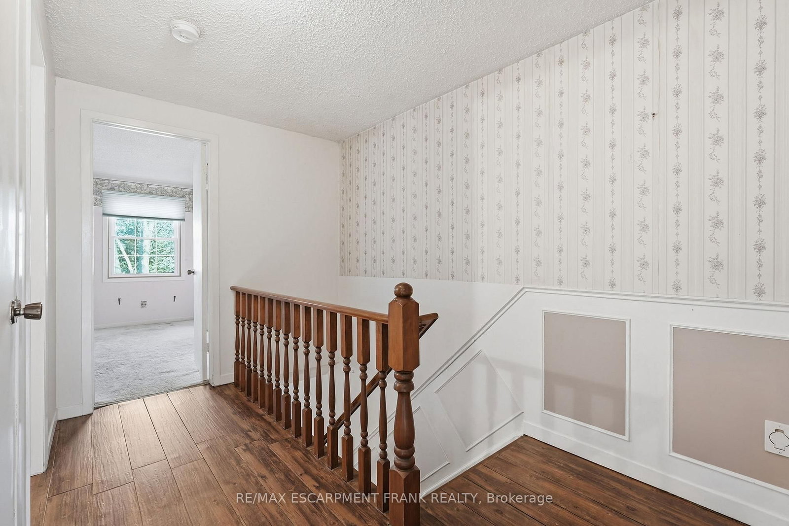 Detached House for sale at 471 KNIGHTSBRIDGE Crescent, Hamilton, Ontario, L9G 3S4 - Ancaster - MLS: X12998400