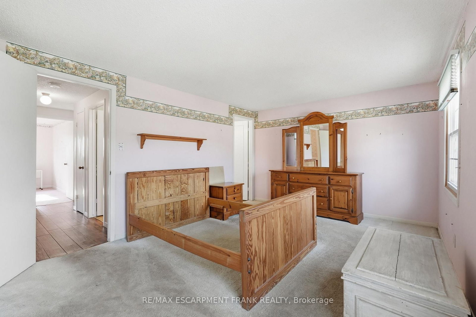 Detached House for sale at 471 KNIGHTSBRIDGE Crescent, Hamilton, Ontario, L9G 3S4 - Ancaster - MLS: X12998400