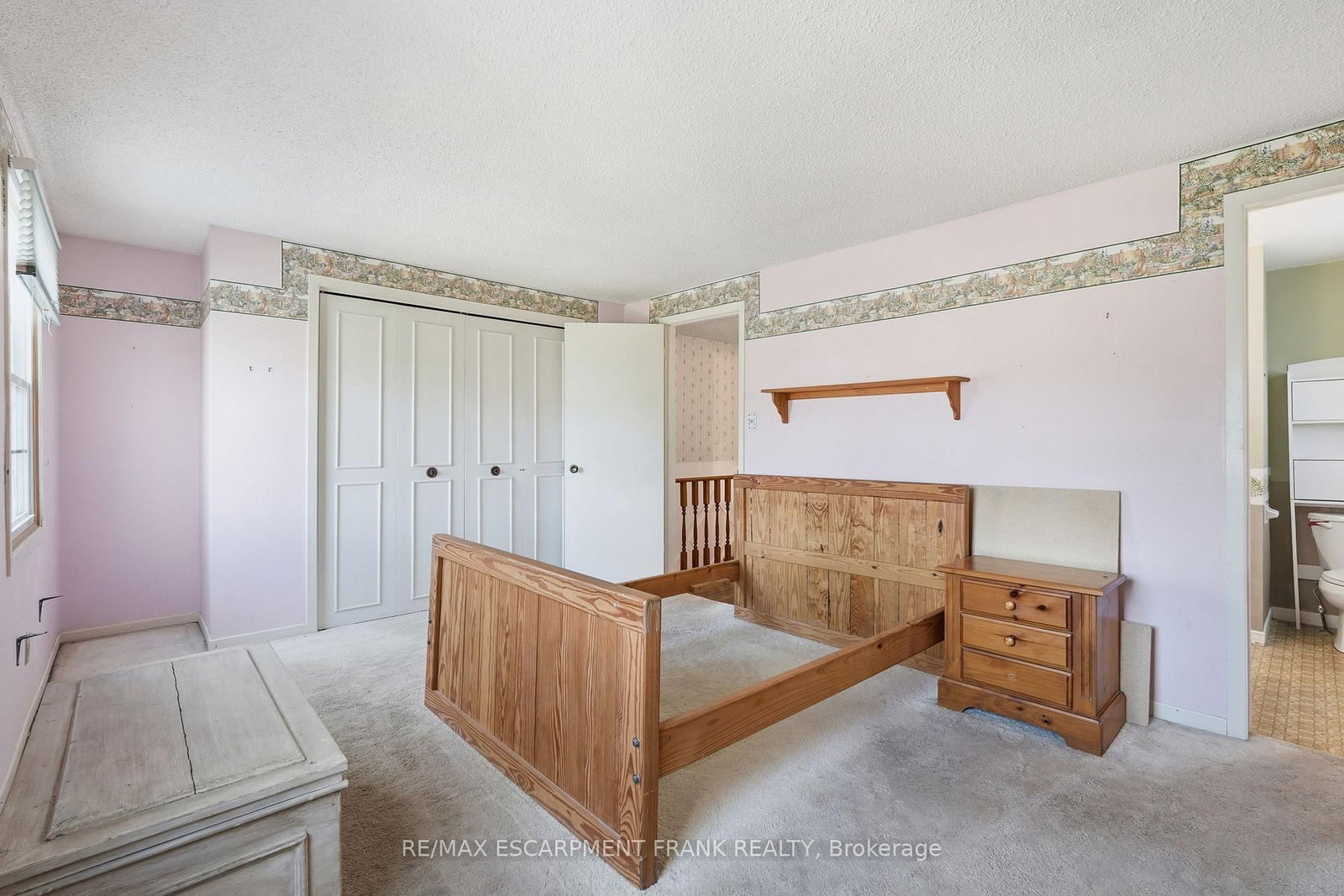 Detached House for sale at 471 KNIGHTSBRIDGE Crescent, Hamilton, Ontario, L9G 3S4 - Ancaster - MLS: X12998400