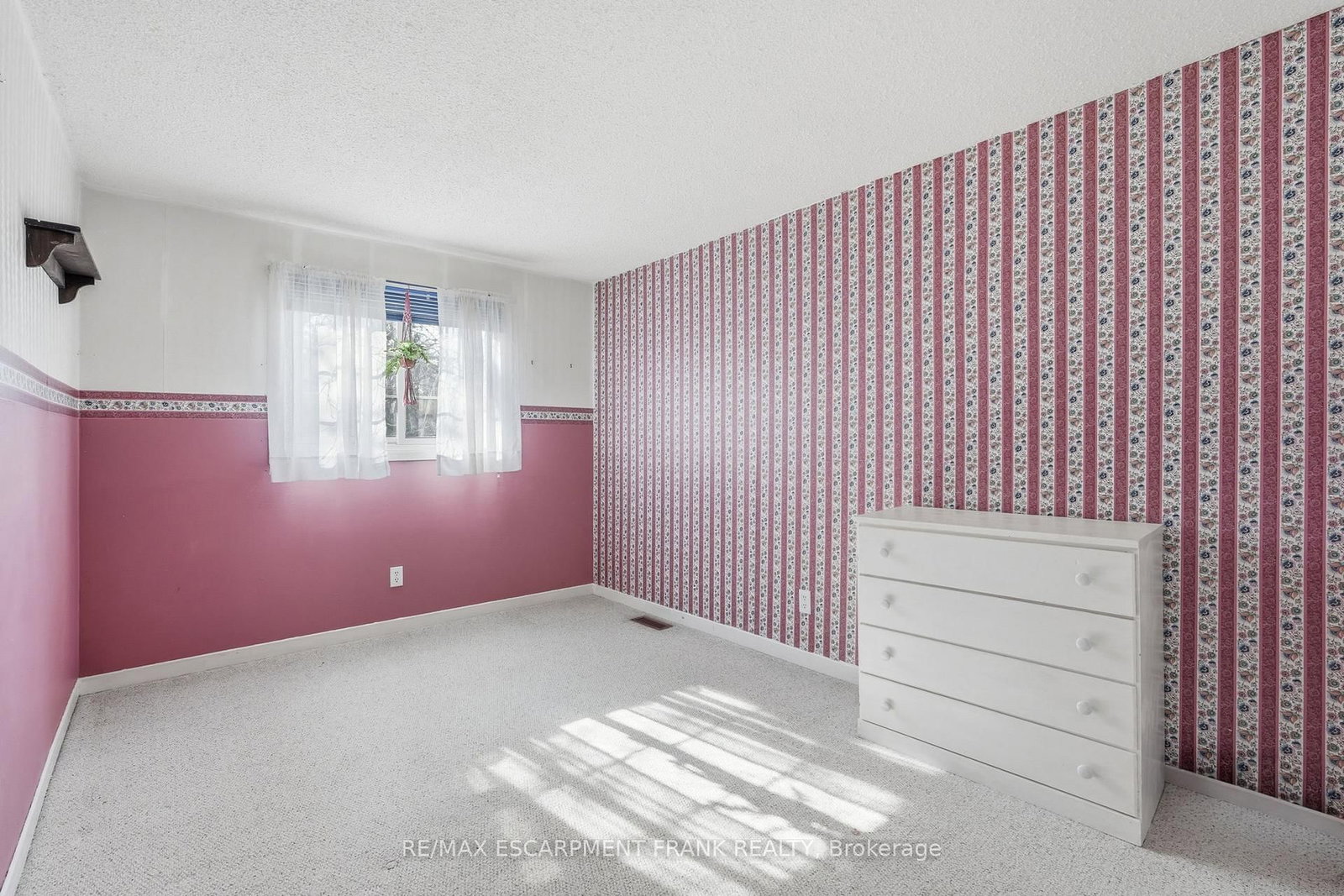 Detached House for sale at 471 KNIGHTSBRIDGE Crescent, Hamilton, Ontario, L9G 3S4 - Ancaster - MLS: X12998400