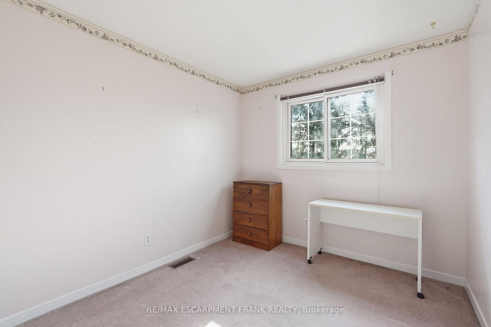 Detached House for sale at 471 KNIGHTSBRIDGE Crescent, Hamilton, Ontario, L9G 3S4 - Ancaster - MLS: X12998400