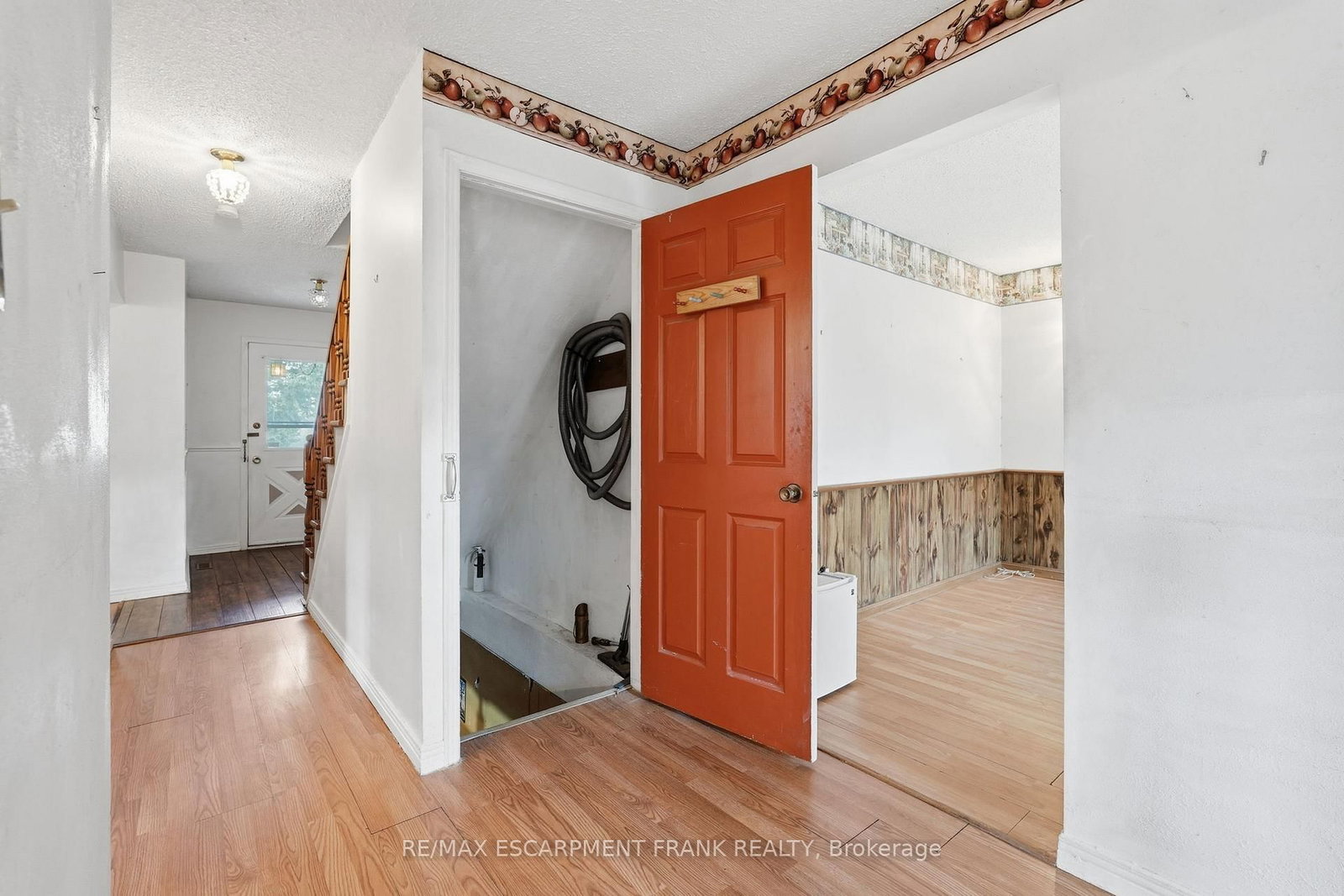 Detached House for sale at 471 KNIGHTSBRIDGE Crescent, Hamilton, Ontario, L9G 3S4 - Ancaster - MLS: X12998400