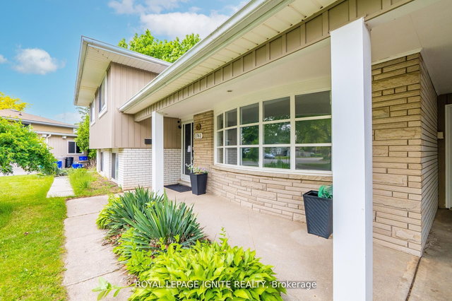 1761 Daleview Crescent