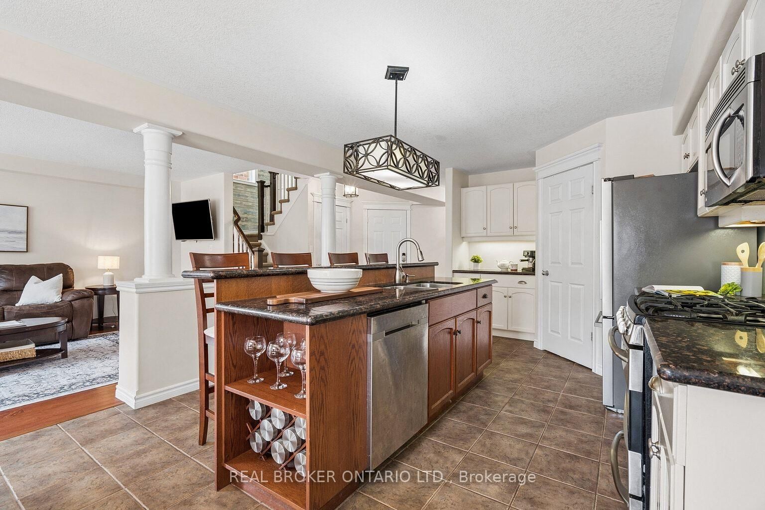 124 Ridge Top Crescent - Photo 12