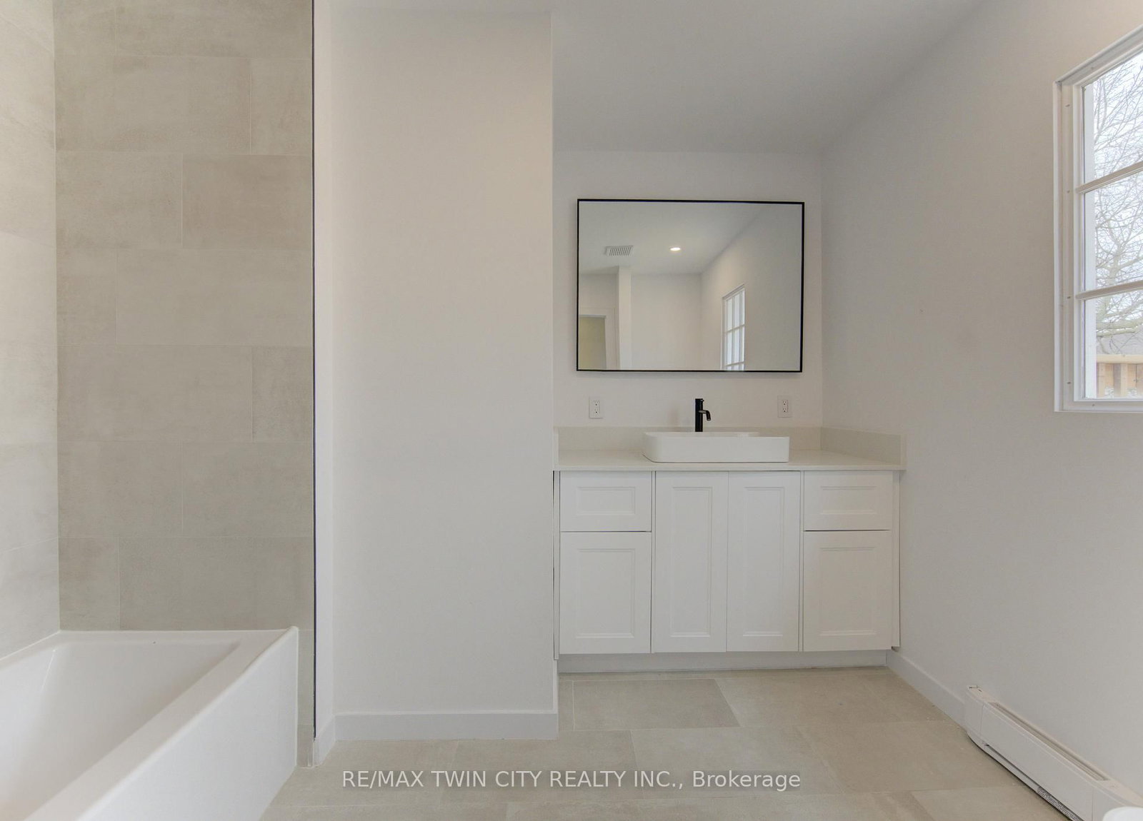 67 Louisa Street W - Photo 10