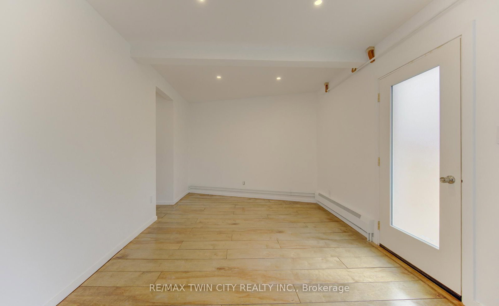 67 Louisa Street W - Photo 16