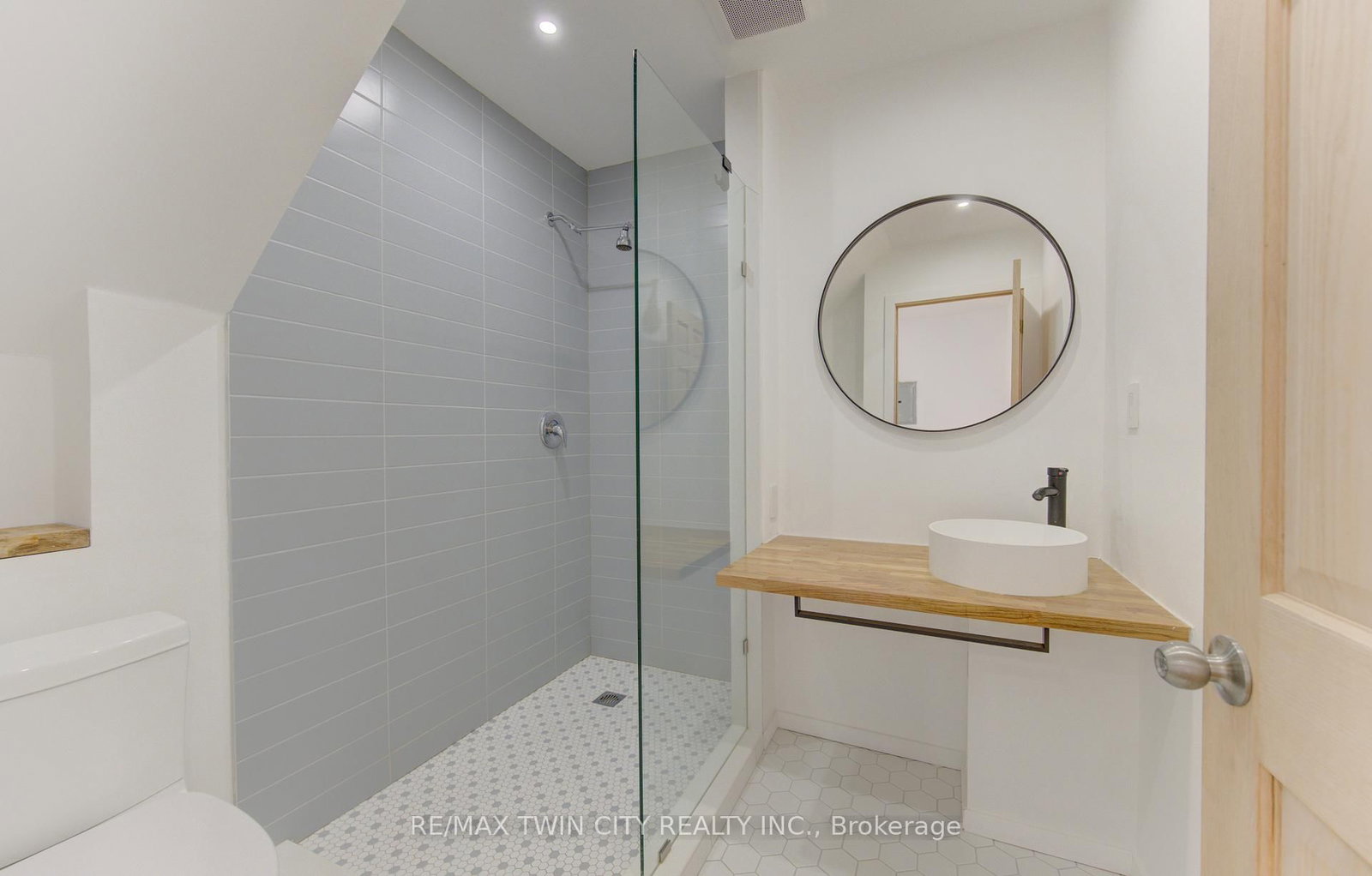 67 Louisa Street W - Photo 23