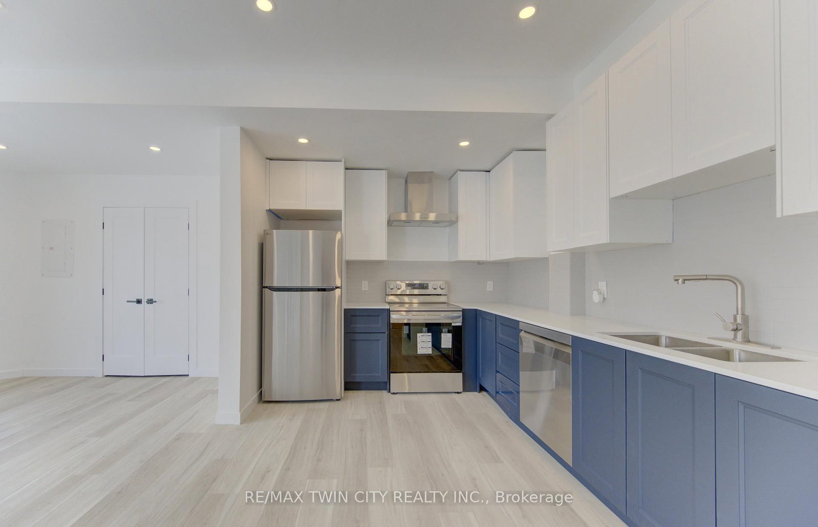 67 Louisa Street W - Photo 33