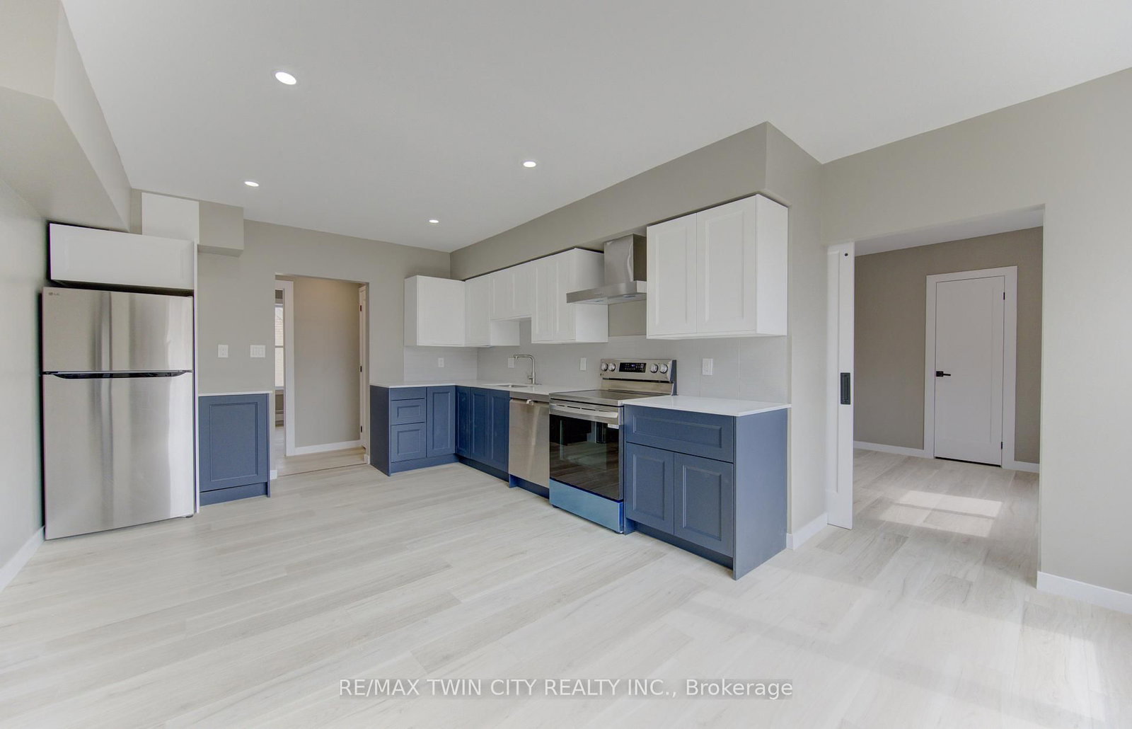 67 Louisa Street W - Photo 5