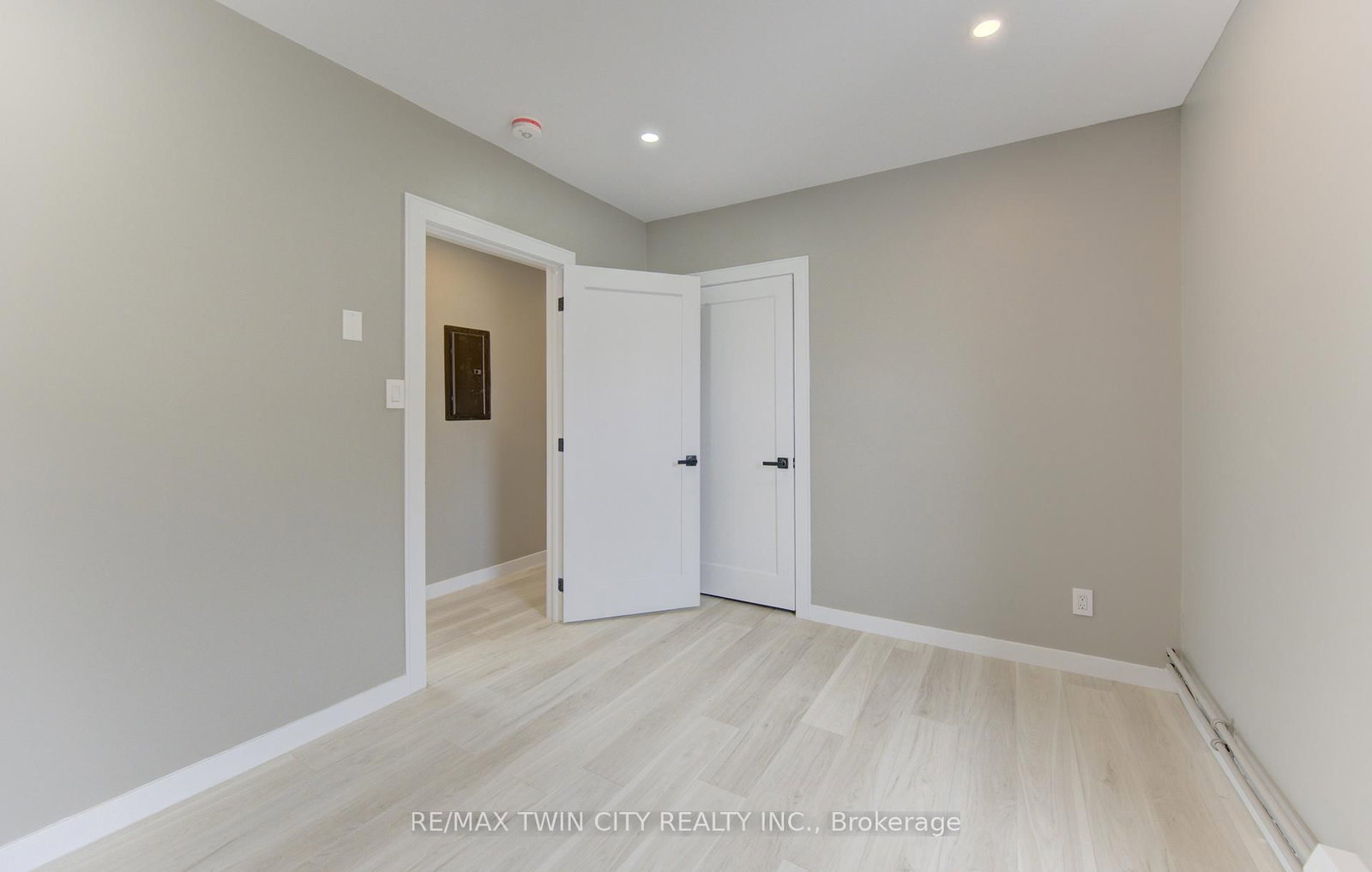 67 Louisa Street W - Photo 7