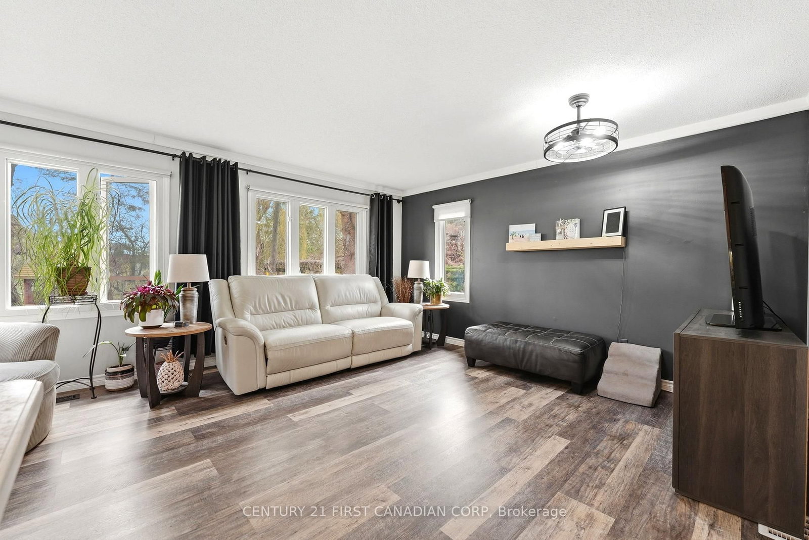 Detached House for sale at 25 Glanworth Avenue, St. Thomas, Ontario, N5R 1E5 - St. Thomas - MLS: X12998610