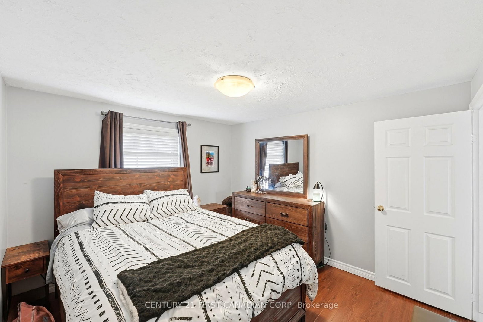 Detached House for sale at 25 Glanworth Avenue, St. Thomas, Ontario, N5R 1E5 - St. Thomas - MLS: X12998610