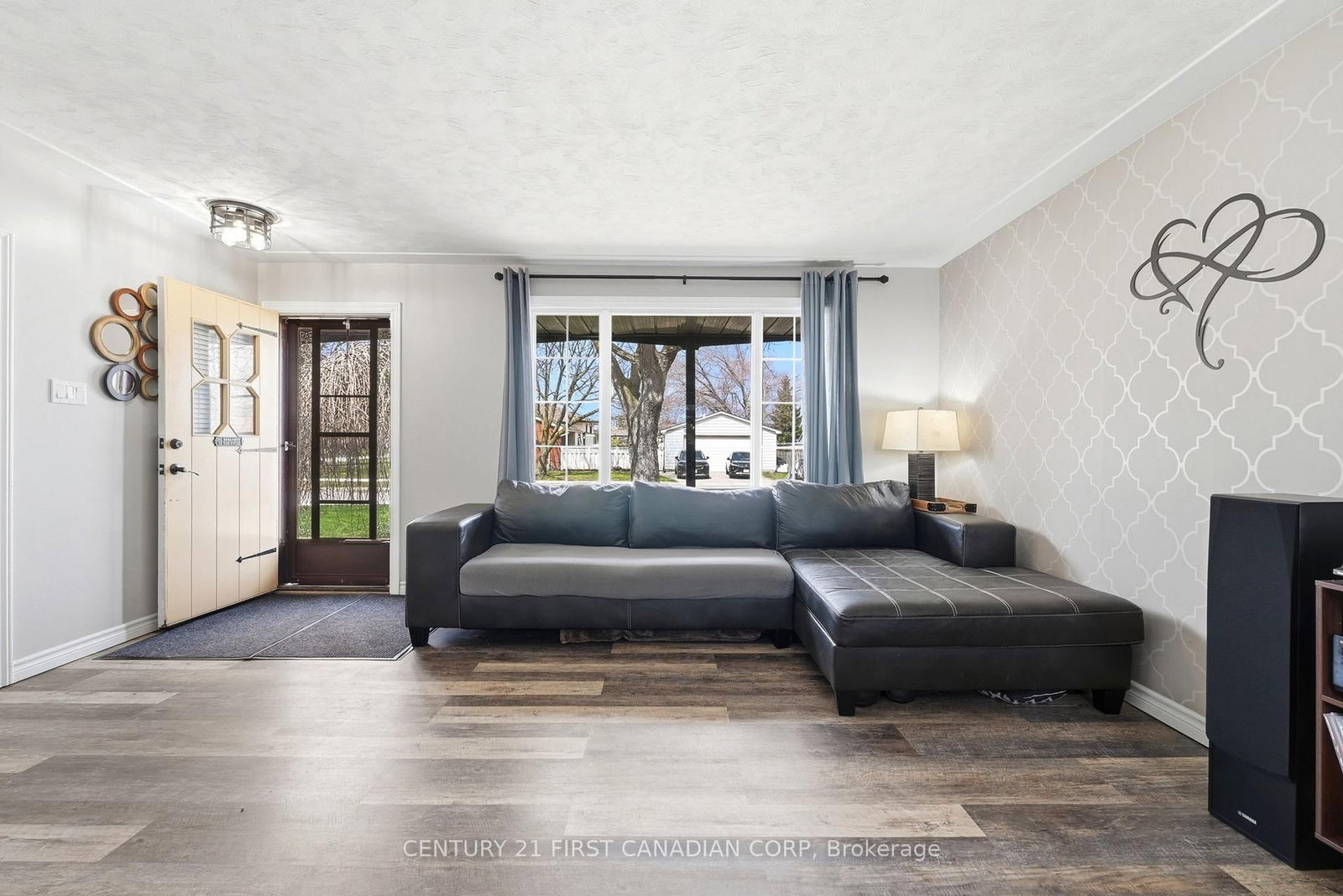 Detached House for sale at 25 Glanworth Avenue, St. Thomas, Ontario, N5R 1E5 - St. Thomas - MLS: X12998610