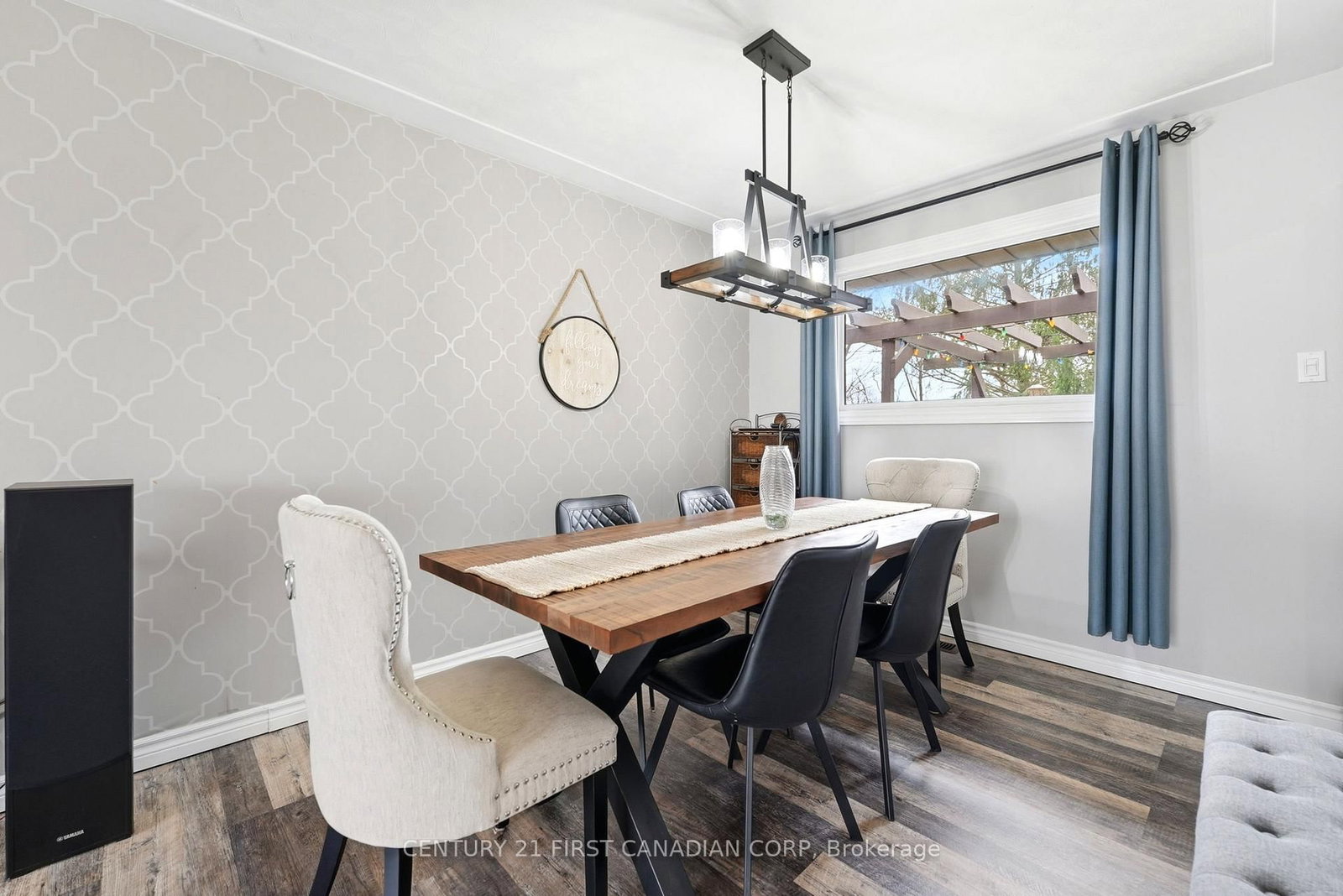 Detached House for sale at 25 Glanworth Avenue, St. Thomas, Ontario, N5R 1E5 - St. Thomas - MLS: X12998610