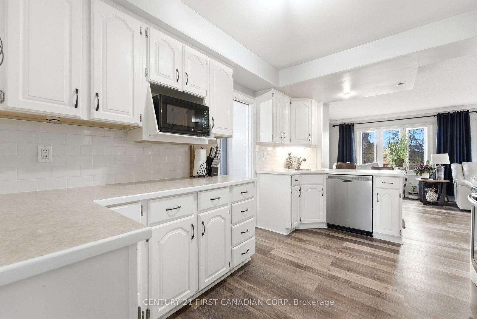 Detached House for sale at 25 Glanworth Avenue, St. Thomas, Ontario, N5R 1E5 - St. Thomas - MLS: X12998610