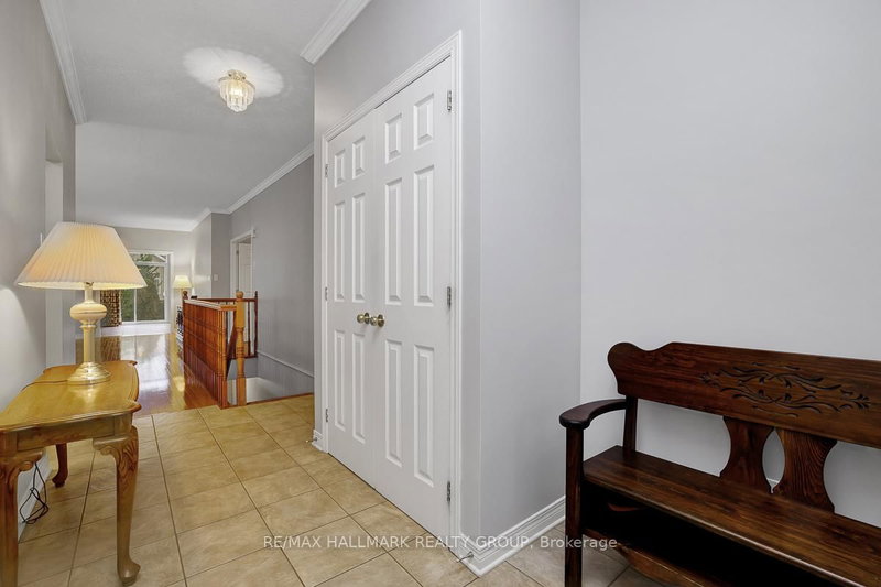 853 Swallowtail Cres, Ottawa, K4A 4M5 | Image 2