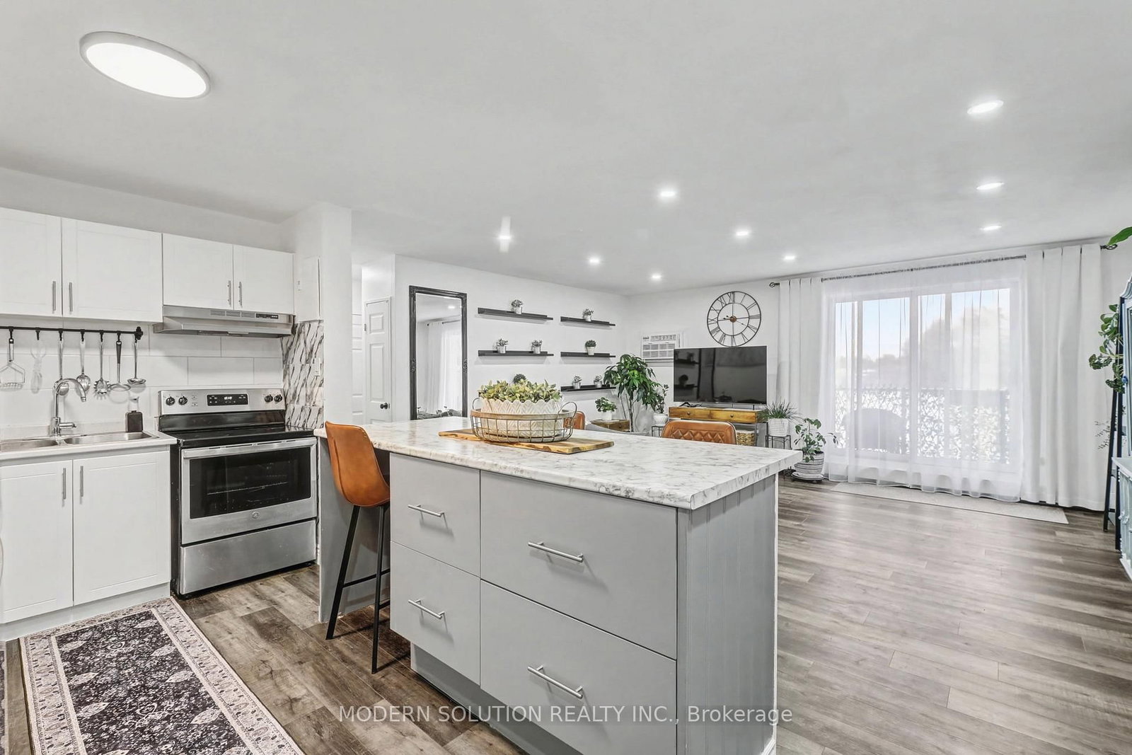 308 - 563 Mornington Avenue, London East