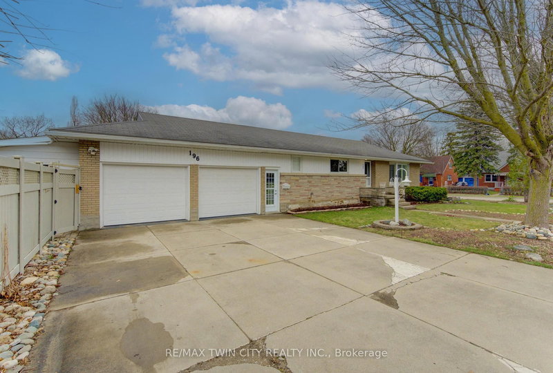 196 Lourdes St, Waterloo, N2L 1N7 | Image 2