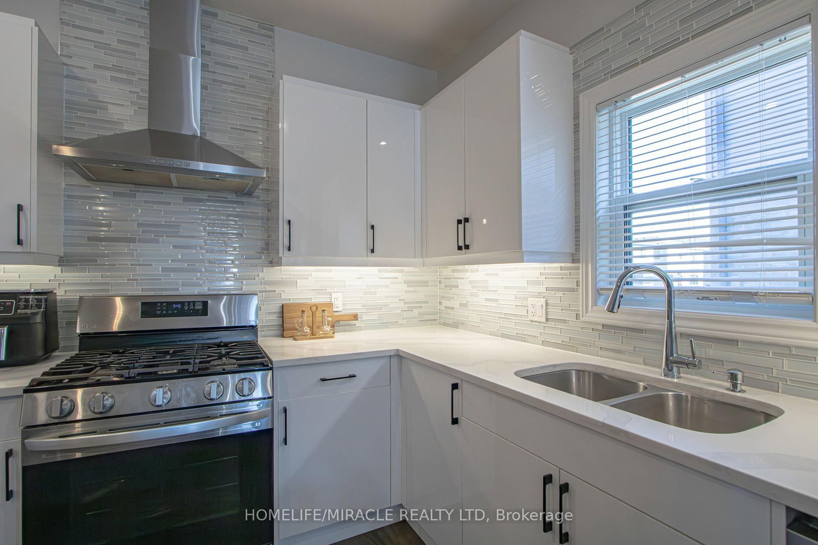 274 Middleton Avenue - Photo 15