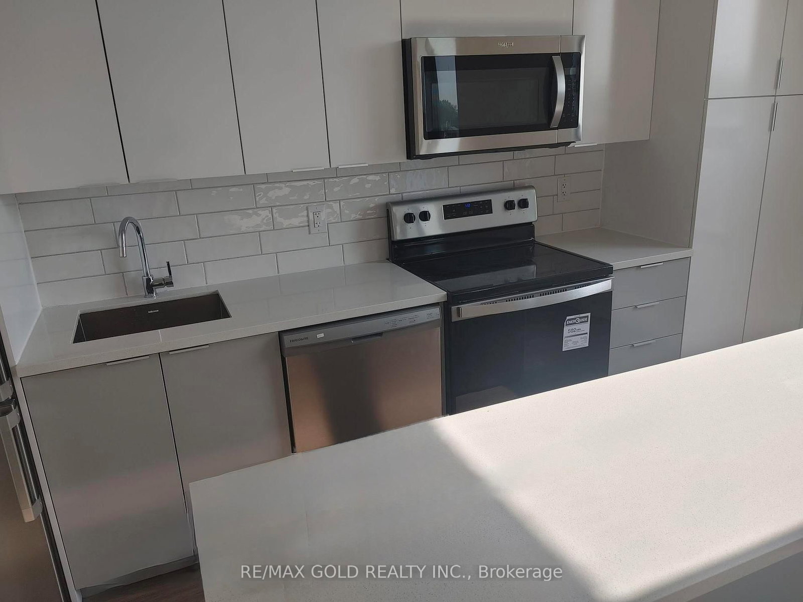 7 Erie Avenue E, Unit 506 - Photo 3