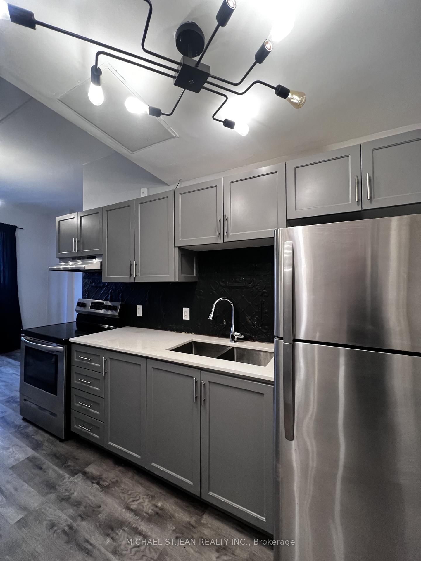 295 James Street N, Unit 1