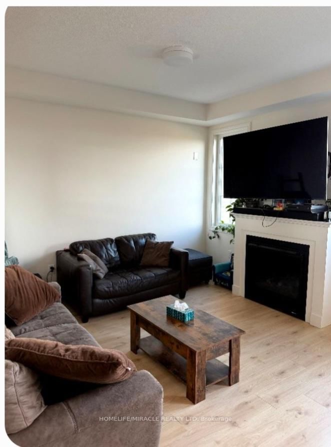 464 Trevor Street - Photo 2